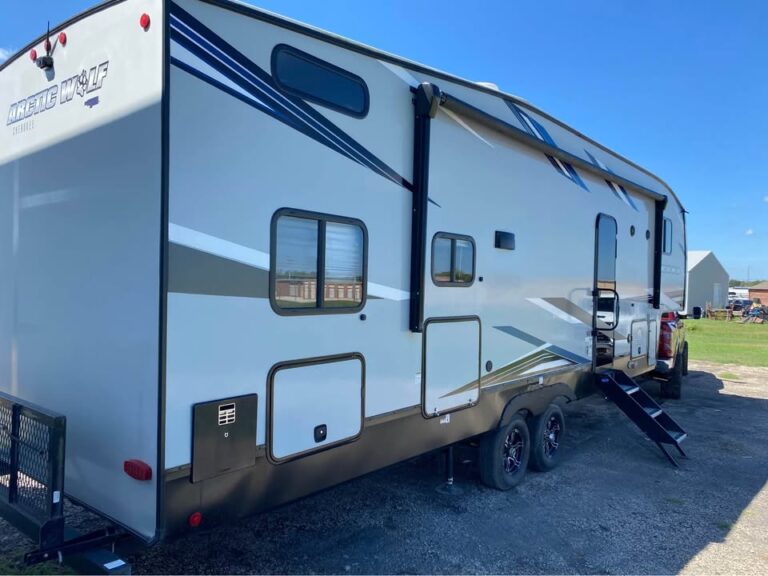 Used 2022 Forest River Cherokee Arctic Wolf 287BH for sale - affordable RV at Glenpool Camper Sales Glenpool OK